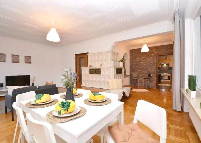 01 - Fuer Firmen شقة هيرتسوجيناوراخ